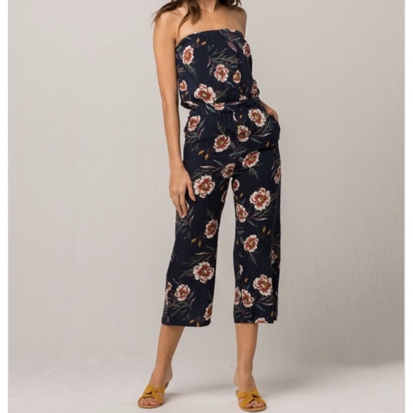 Floral jumpsuit - Picture 1 of 6